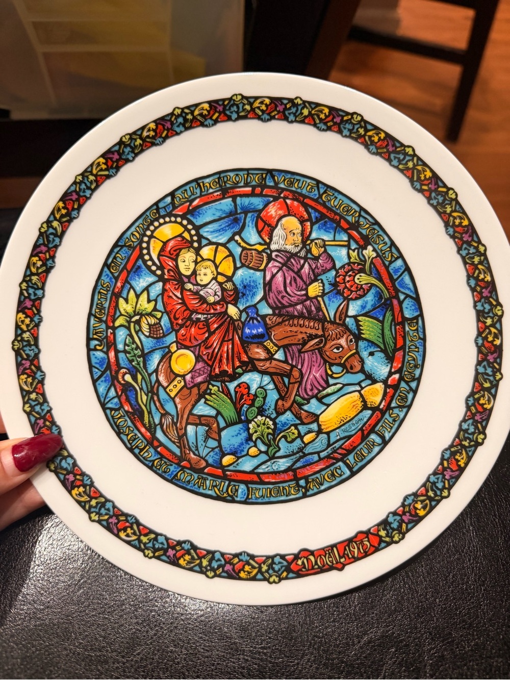 Vintage Decorative Stained Glass Style Porcelain Wall Plate – Multicolor